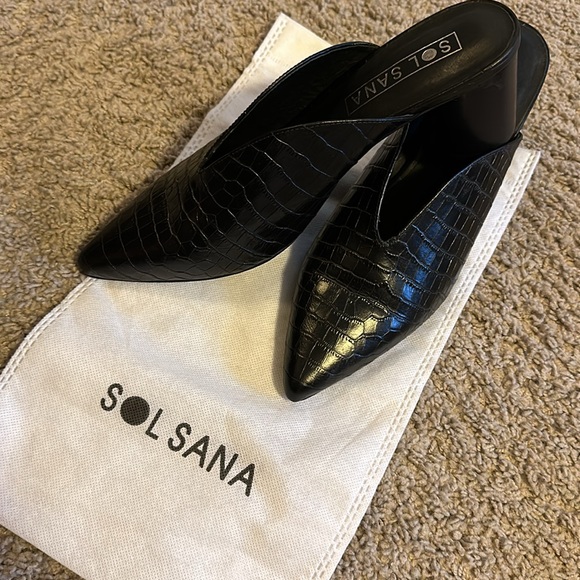 Sol Sana Megan Mule. - Picture 2 of 4